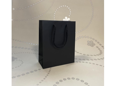 Luxusná čierna matná taška 16x8x25 cm 